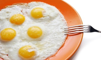 Ăn trứng gà kiểu này chẳng khác nào tự đầu độc cả gia đình