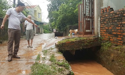1 người chết, 1 người bị thương, 150 nhà thiệt hại do mưa lũ