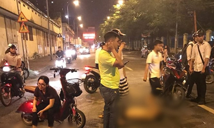Hà Nội: Hai thanh niên say rượu đâm vào cô gái đang mang bầu, 4 người bị thương nặng