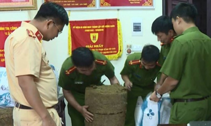 Bắt vụ vận chuyển hơn 1 tạ ma túy từ Lào về Việt Nam