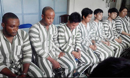 Yêu 'lính Mỹ', quý bà Sài Gòn bị lừa gần 700 triệu đồng