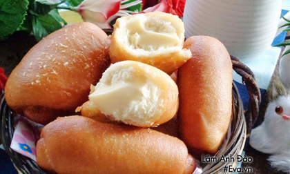 Ăn sáng với bánh mì chiên nhân kem custard chảy thơm lừng, béo ngậy