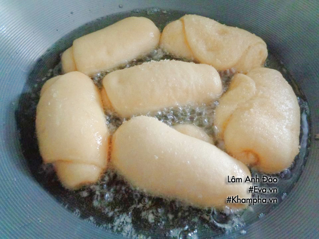 an sang voi banh mi chien nhan kem custard chay thom lung, beo ngay - 13