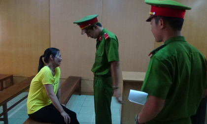 Người phụ nữ buôn ma túy gào khóc náo loạn vì sợ chết