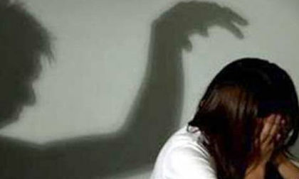 Gã đàn ông 31 tuổi 4 lần hiếp dâm con riêng của vợ