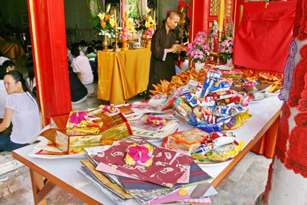 cung co hon thang 7 am lich: bai van khan chuan nhat de tranh ruoc vong vao nha - 1