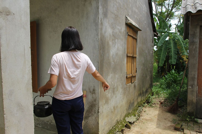 Nam thanh niên kéo hàng xóm ra bãi ngô làm nhục, đánh đập - 1