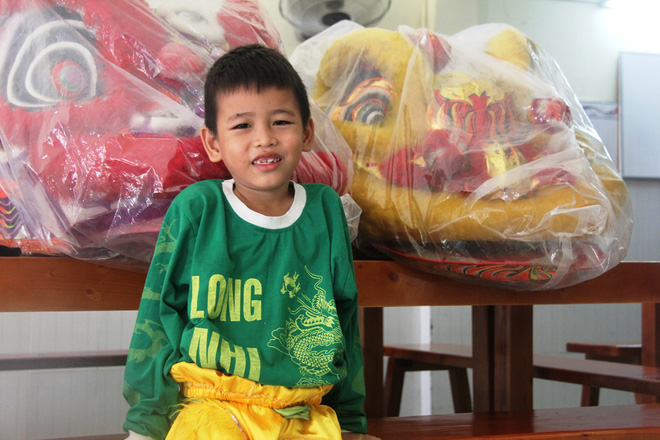 Hai bé trai 4 và 5 tuổi nghi bị mẹ bỏ rơi dưới chân cầu: Nửa đêm tỉnh giấc khóc đòi mẹ - Ảnh 5. Hai bé trai 4 và 5 tuổi nghi bị mẹ bỏ rơi dưới chân cầu: Nửa đêm tỉnh giấc khóc đòi mẹ - Ảnh 5.