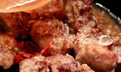 Bật mí 2 cách làm sườn xào chua ngọt đúng chuẩn màu đẹp, thịt mềm tốn cơm vô cùng
