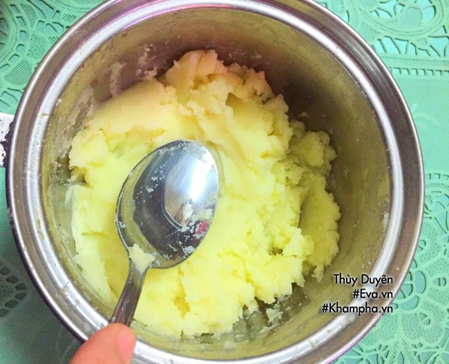 cach lam banh ran man don gian dung chuan mem trong gion ngoai - 3