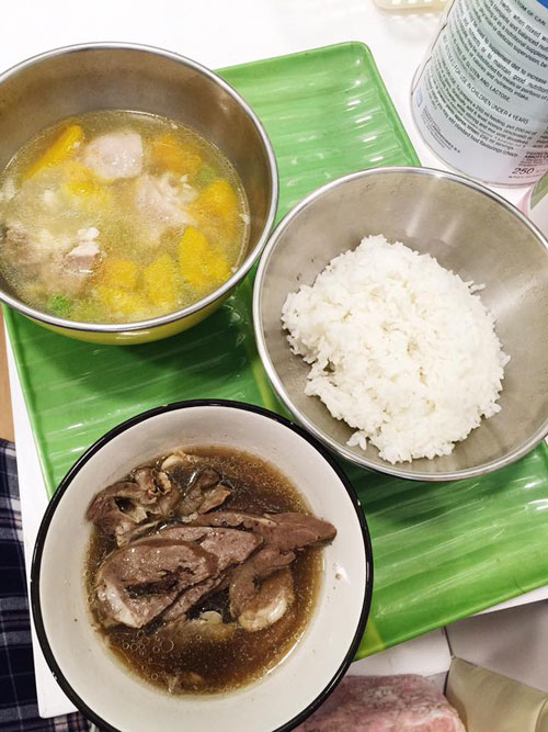 con dau hoang mang cau cuu dan mang vi sau sinh me chong cho an khong gi ngoai... mi - 8