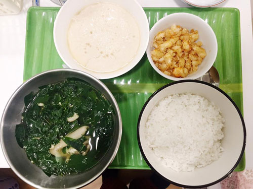 con dau hoang mang cau cuu dan mang vi sau sinh me chong cho an khong gi ngoai... mi - 7