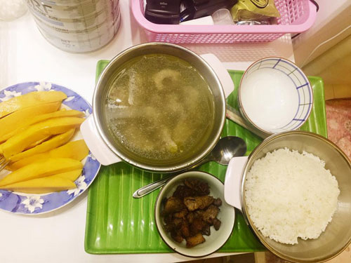 con dau hoang mang cau cuu dan mang vi sau sinh me chong cho an khong gi ngoai... mi - 9