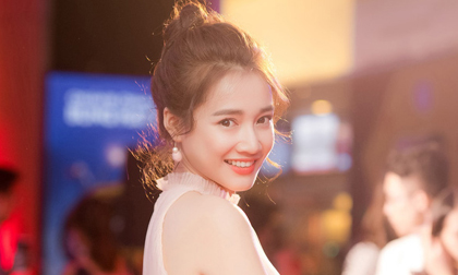 Nhìn lại nhan sắc từ thời đen nhẻm của bạn gái Trường Giang