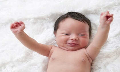Khi con chào đời bé có dấu hiệu này là bạn đã sinh ra thần đồng mà không hay