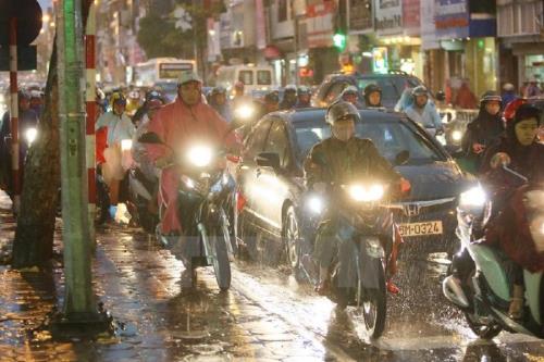 du bao thoi tiet hom nay (29.8): rang sang nay, bac bo mua lon dien rong, gio giat manh tren vinh bac bo hinh anh 1
