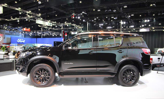 Chevrolet Trailblazer Z71 đặc biệt có giá 1,024 tỷ đồng - 2