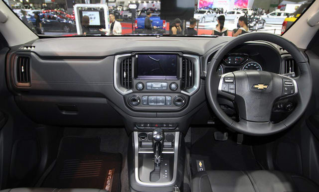 Chevrolet Trailblazer Z71 đặc biệt có giá 1,024 tỷ đồng - 3