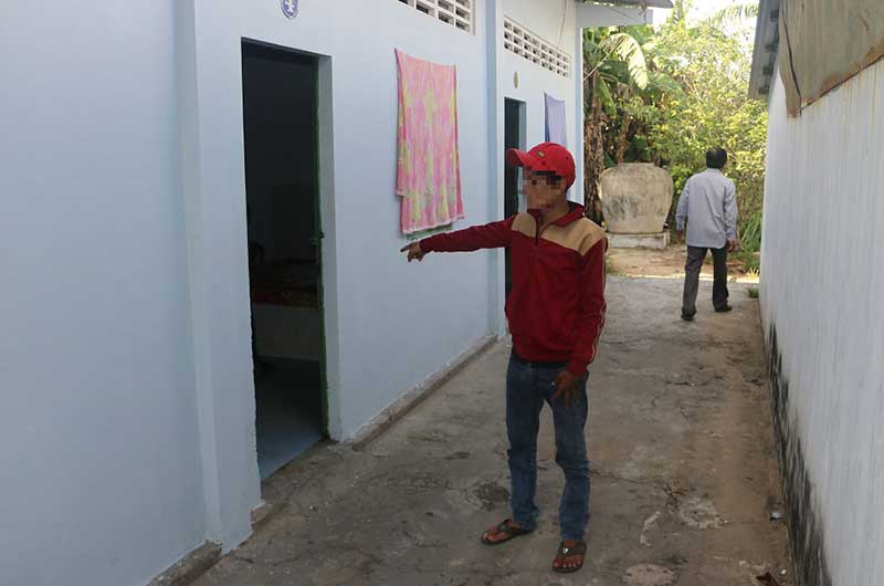 Nữ sinh miền Tây nhiều lần bị 3 trai làng giở trò đồi bại - 1