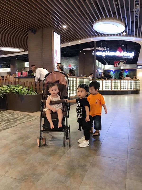 buc anh 3 gia dinh 