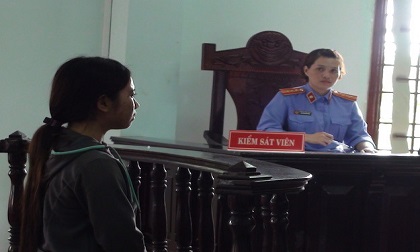 Nữ sinh tông chết người 'khóc như mưa' tại toà