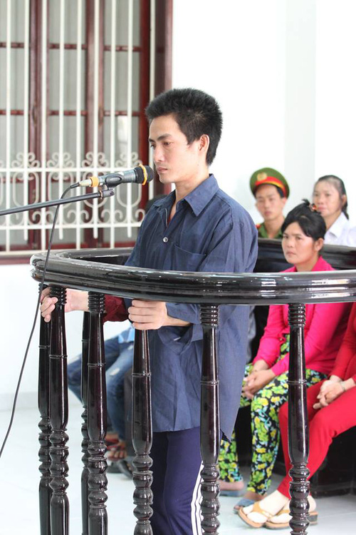 Xét xử vụ án bé gái bị cha và ông nội xâm hại nhiều lần ở Vĩnh Long - Ảnh 1.