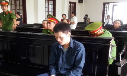 Mang án 13 năm tù vì cầm mã tấu truy sát 'tình địch' giúp bạn