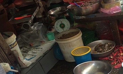 Bí mật kinh hoàng về món cua đồng xay sẵn