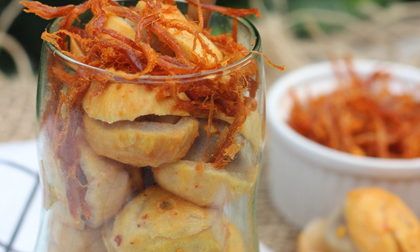 Ngon “chảy nước miếng” với món sấu chín dầm chua ngọt khi Thu về