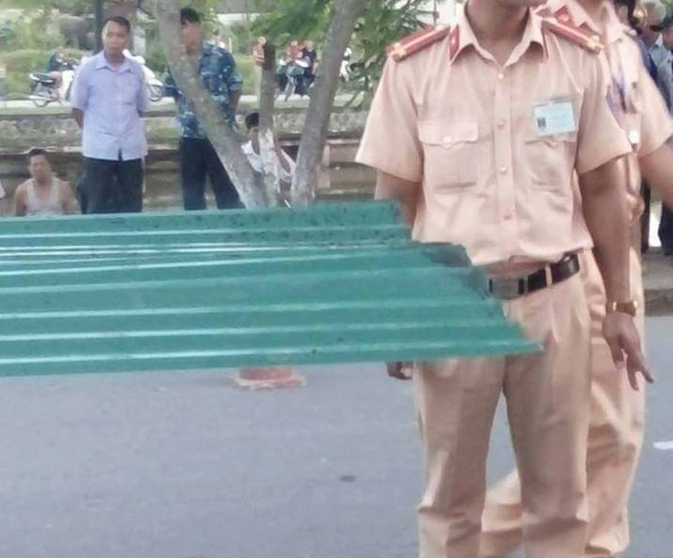 Ninh Bình: Đâm vào xe chở tôn, người đàn ông bị cứa cổ tử vong thương tâm - Ảnh 2.