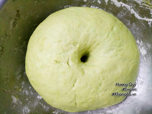 sang nghi le vao bep lam ngay banh bao chay vi tra xanh thom lung mat mat - 5