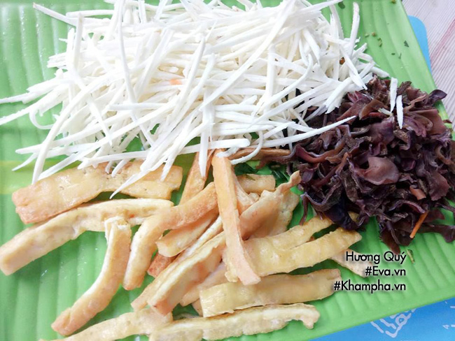 cach lam nem chay cho mam com cung ram thang 7 - 3