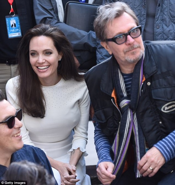 Angelina Jolie 4