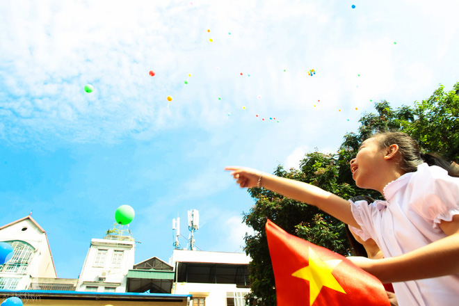 Trong rộn ràng ngày 5/9, có một ngôi trường ở Hà Nội, lễ khai giảng không có âm thanh - Ảnh 11.