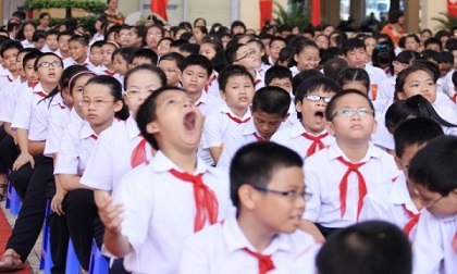 Những khoảnh khắc oà khóc, ngáp ngủ siêu đáng yêu trong ngày khai giảng