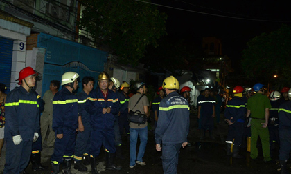 8 người mắc kẹt trong biển lửa ở Sài Gòn, cứu được 7 người