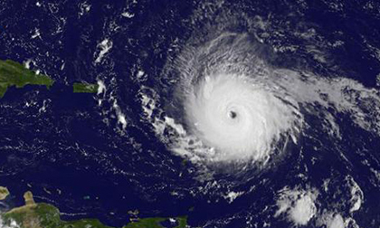 Siêu bão Irma mạnh khủng khiếp và hiếm có sắp đổ bộ nước Mỹ