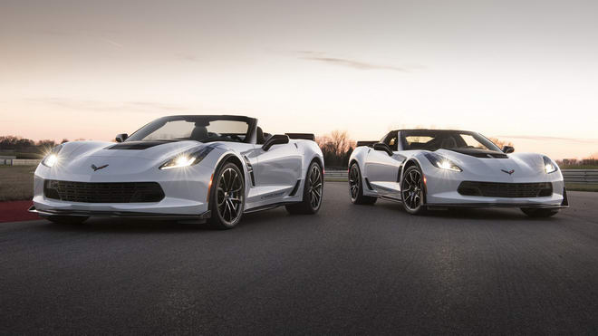 Chevrolet Corvette 2018 có giá từ 1,3 tỷ đồng - 1
