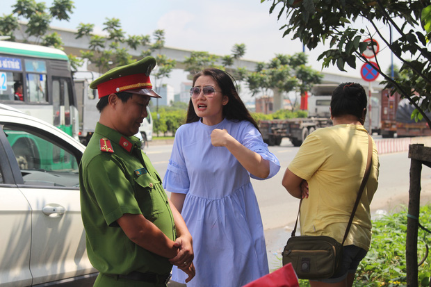Diễn viên Ngọc Lan đôi co với CSGT