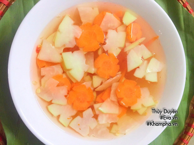 vao bep lam banh tom gion rum, thom ngon dai ca nha an chieu - 11