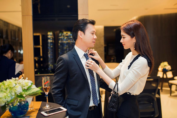 yeu va cuoi chong dai gia dien trai, vi sao hoa hau thu thao khong gap 