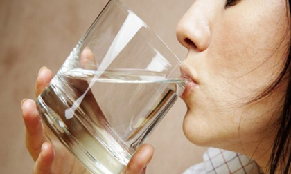 Cảnh báo: Uống nước đun sôi để nguội quá 2 ngày dễ nhiễm bệnh
