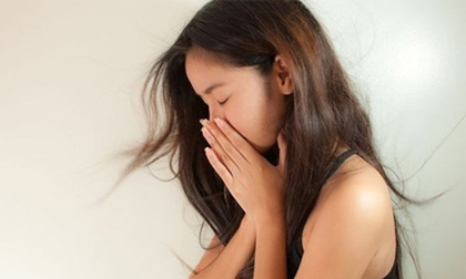 Chồng sắp cưới đưa ra bản hợp đồng 4 điều khoản khiến tôi ngã quỵ