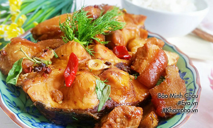 Bí quyết cho món cá trắm kho riềng thịt ba chỉ tốn cơm vô cùng