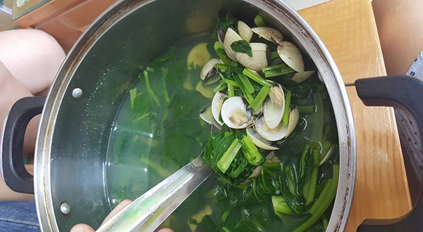 nang dau nau canh ngao bi me chong