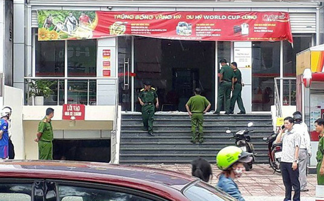 Vụ cướp ngân hàng ở Đồng Nai: Cha mẹ già chết đứng vì 2 con trai là nghi phạm - Ảnh 1.