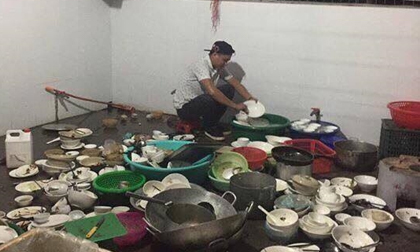 Bức ảnh gây xôn xao nhất MXH hôm nay: chàng trai bảnh bao ngồi giữa núi bát đĩa trong lần đầu ra mắt nhà vợ