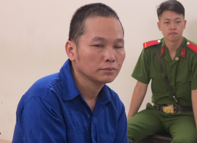 Tu hinh tai xe Fortuner bo chay sau tieng sung canh cao hinh anh 1