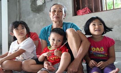 Lao xuống ao cứu con trai 5 tuổi, hai mẹ con cùng chết để lại 4 đứa trẻ mồ côi
