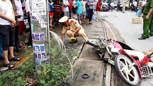 TP. HCM: Cô gái trẻ tử vong thương tâm dưới bánh xe tải - Ảnh 1. TP. HCM: Cô gái trẻ tử vong thương tâm dưới bánh xe tải - Ảnh 1.